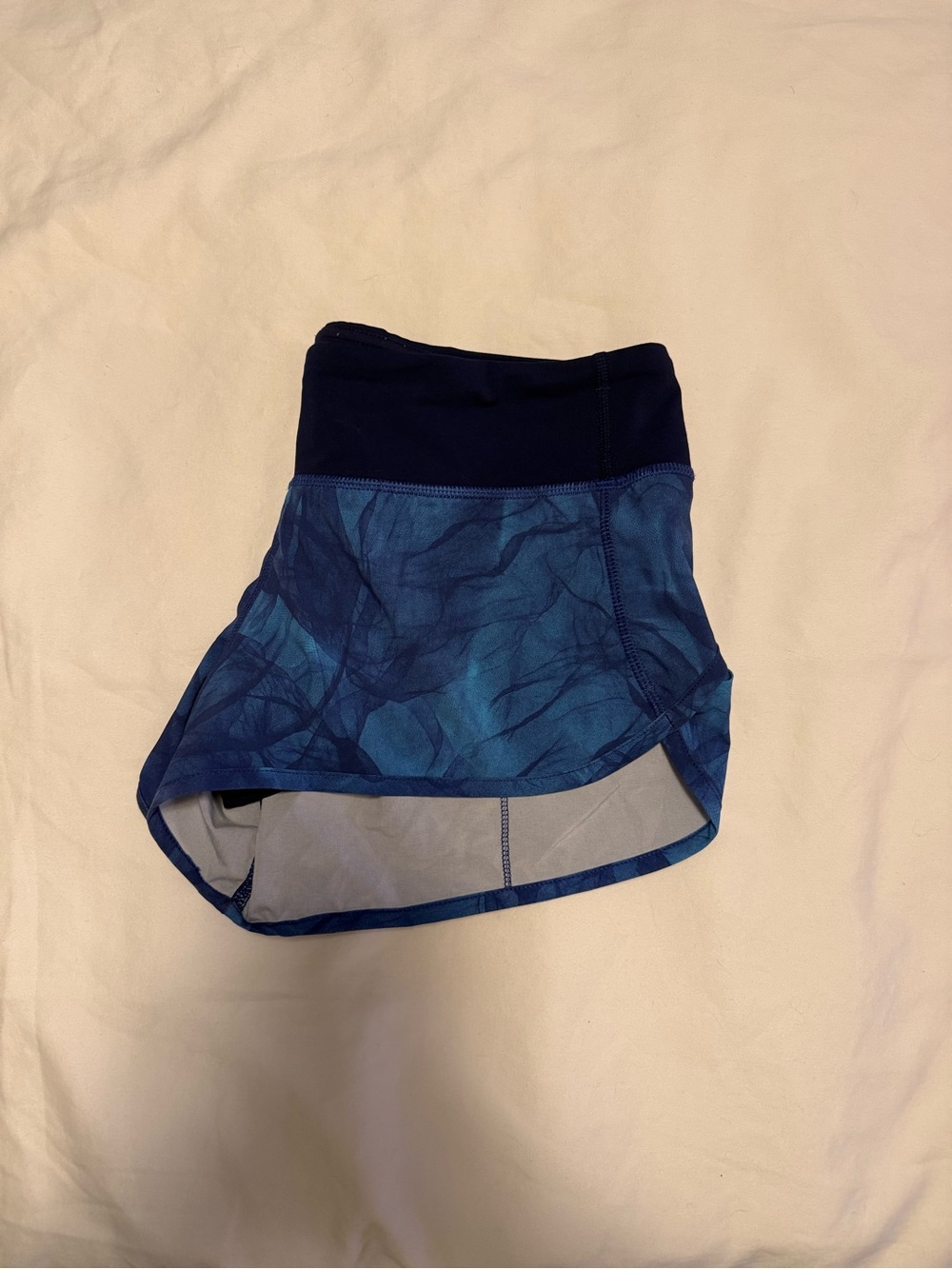 Lulu Lemon Speed Up Shorts Size 6